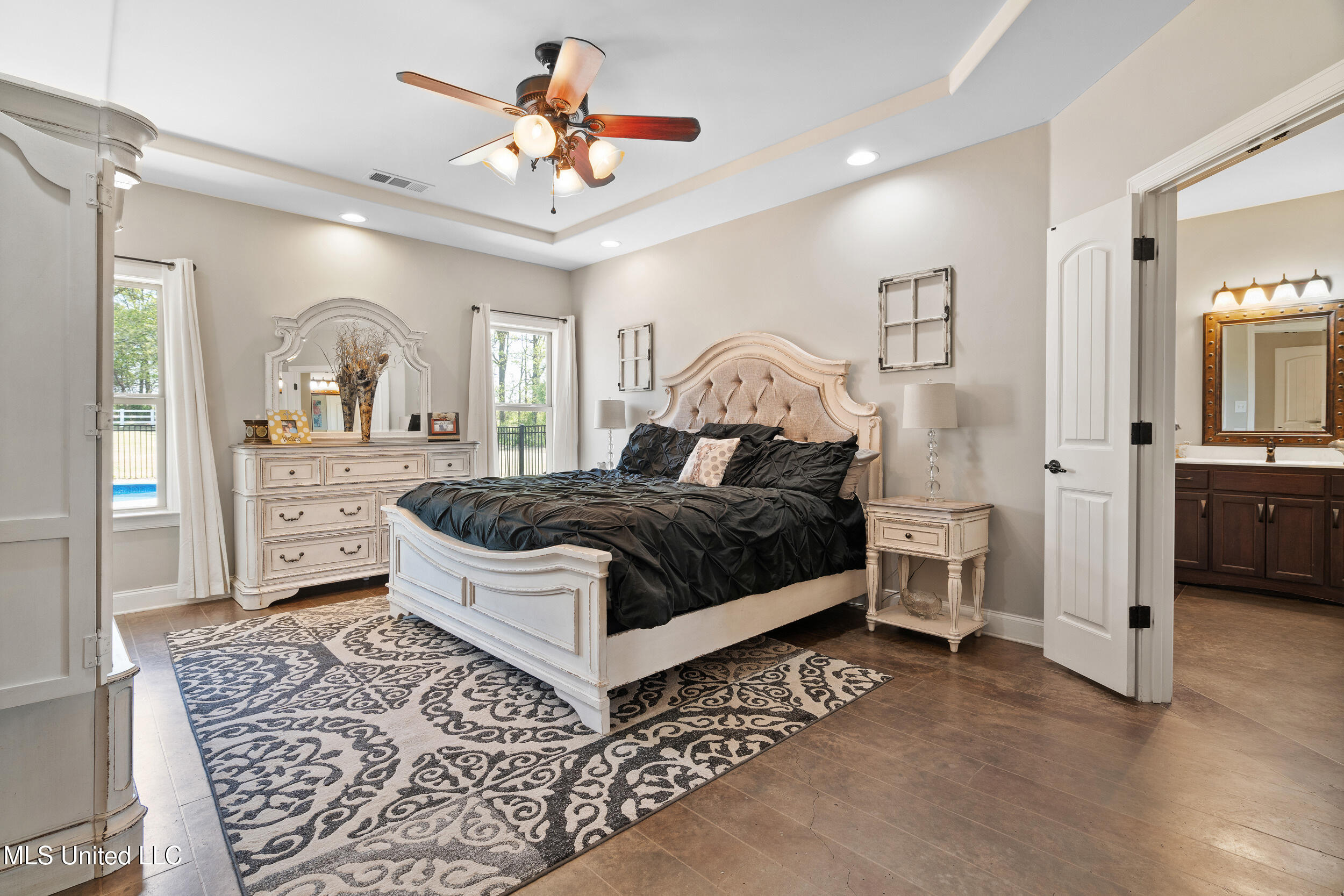 2850 Horn Lake Road Hernando, MS 38632 - Photo 25 of 56 Primary bedroom!