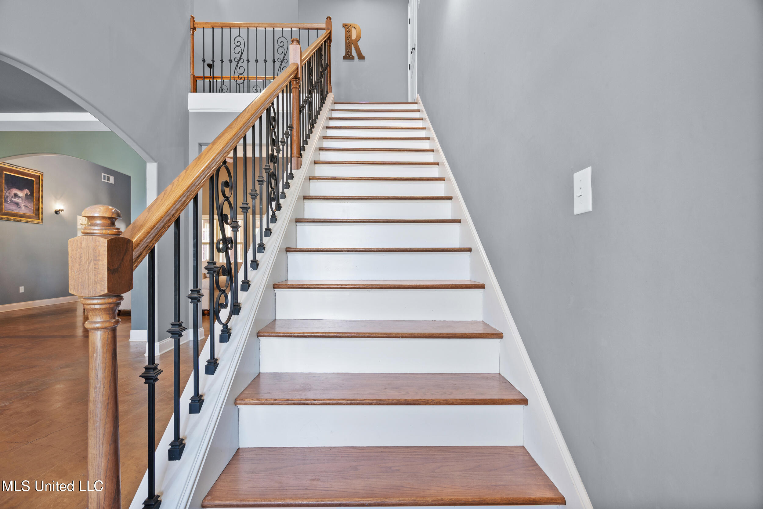 2850 Horn Lake Road Hernando, MS 38632 - Photo 38 of 56 Stairs with wrought iron!