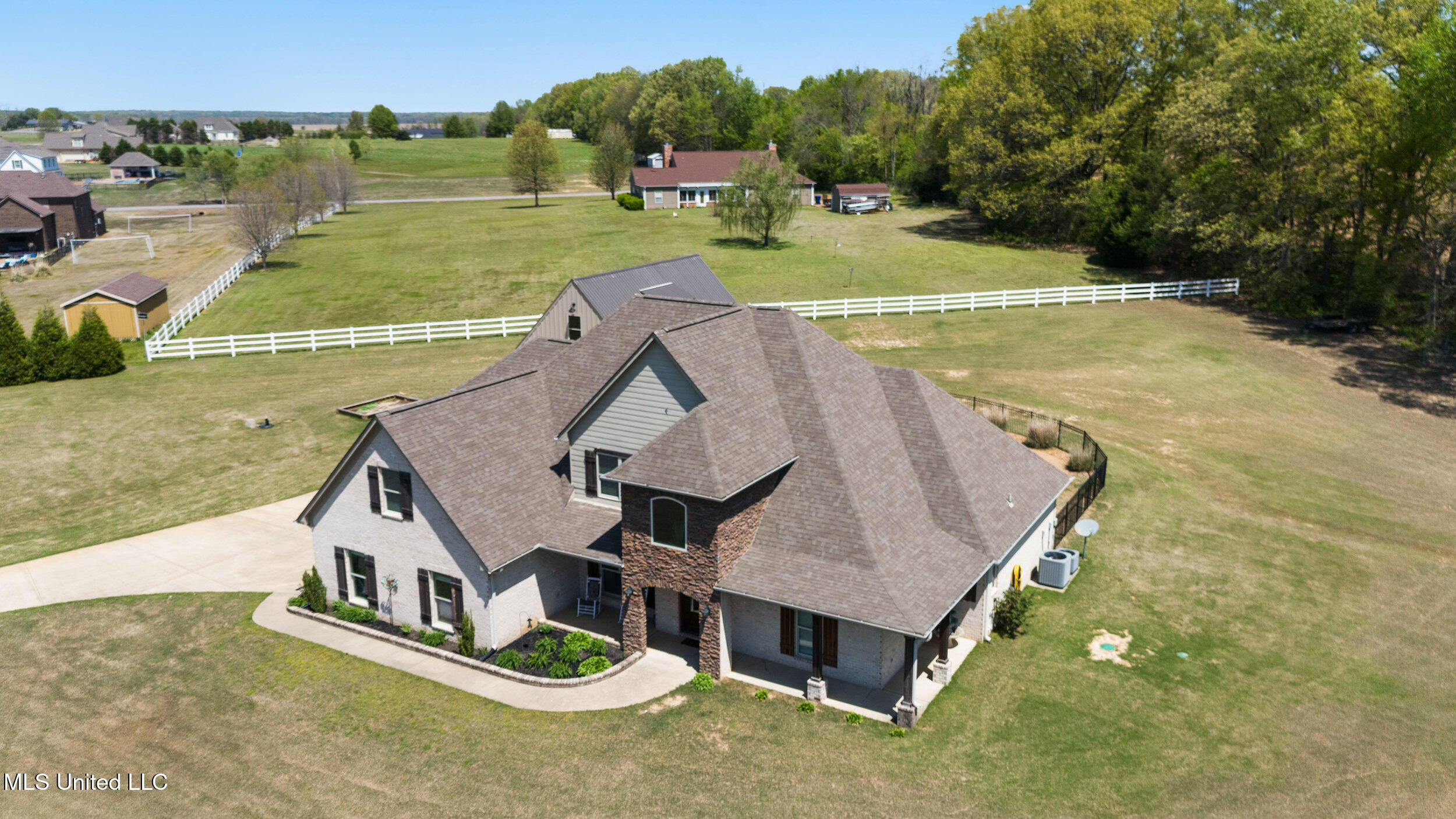 2850 Horn Lake Road Hernando, MS 38632 - Photo 10 of 56 2850 Horn Lake Rd