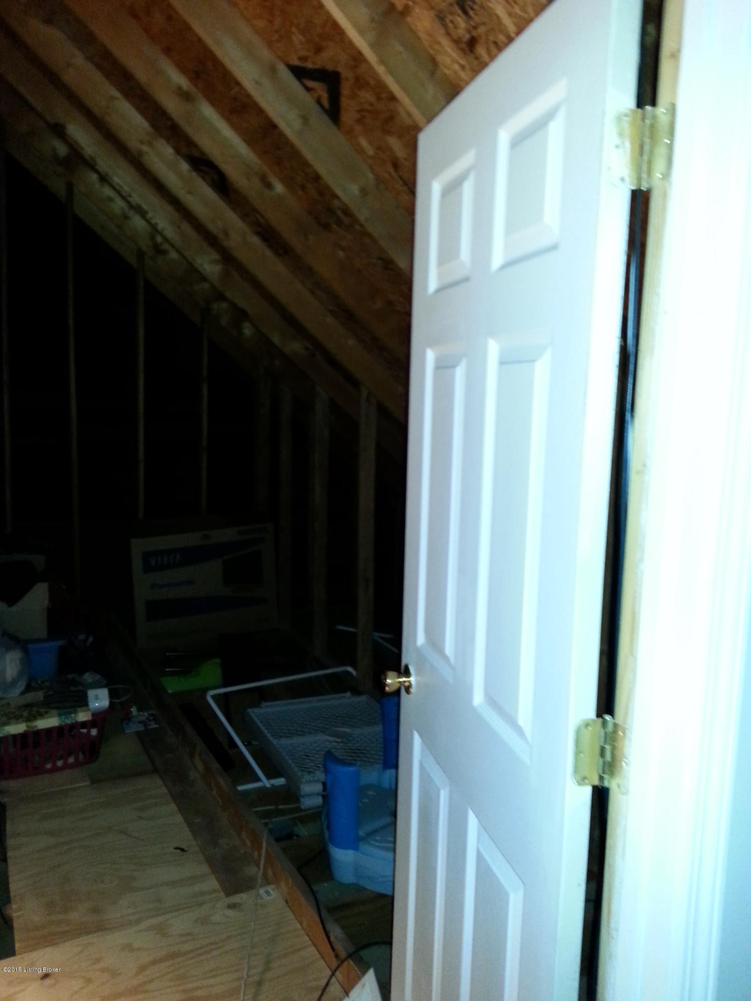 10301 Vantage Road Jeffersontown, KY 40299 - Photo 42 of 54 20150319_171452.jpg