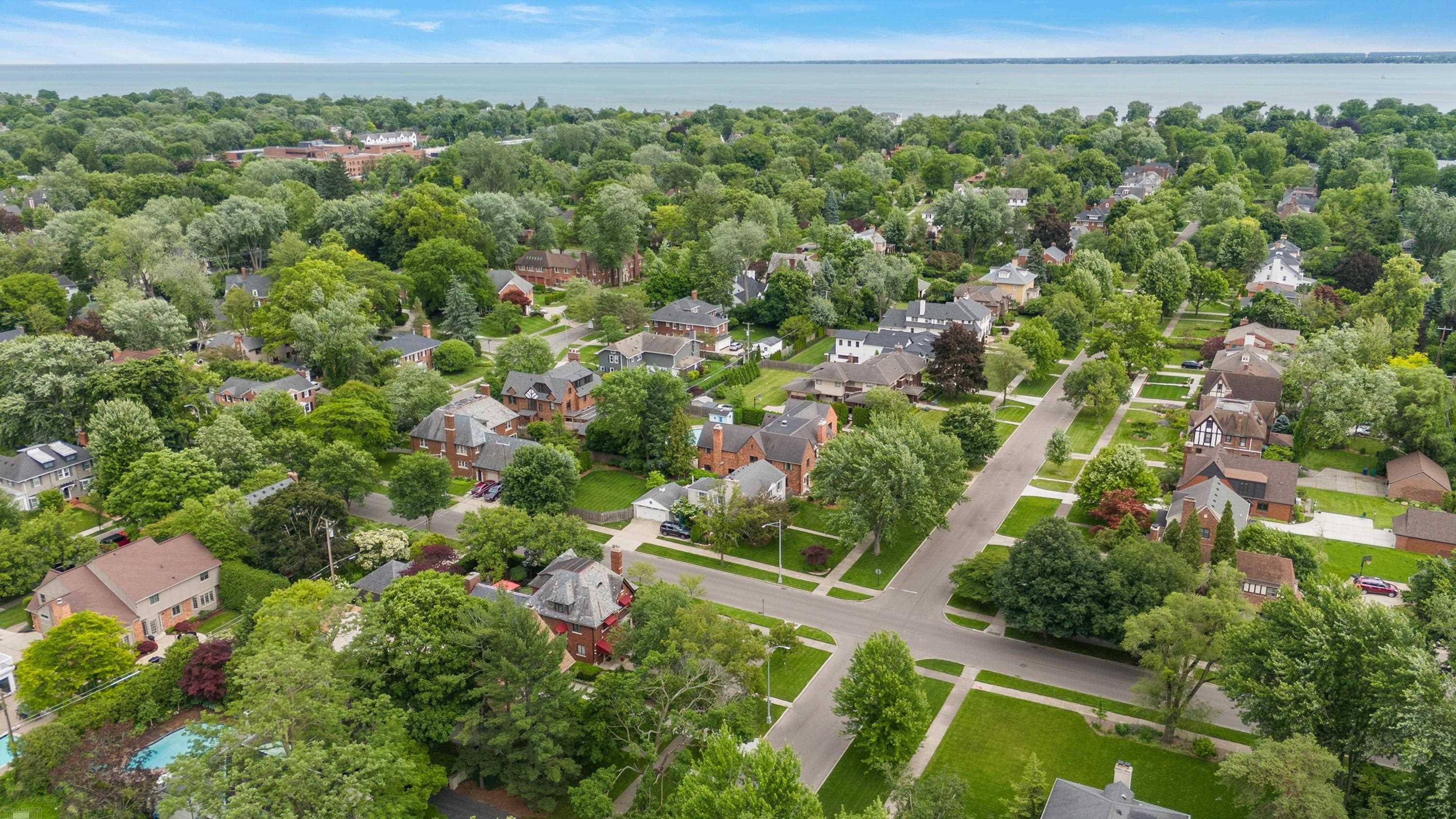 1104 Yorkshire Road Grosse Pointe, MI 48230 - Photo 63 of 69 50144876-21d614e3-7cbc-4f8b-868d-1e3ee6629a0e.JPG