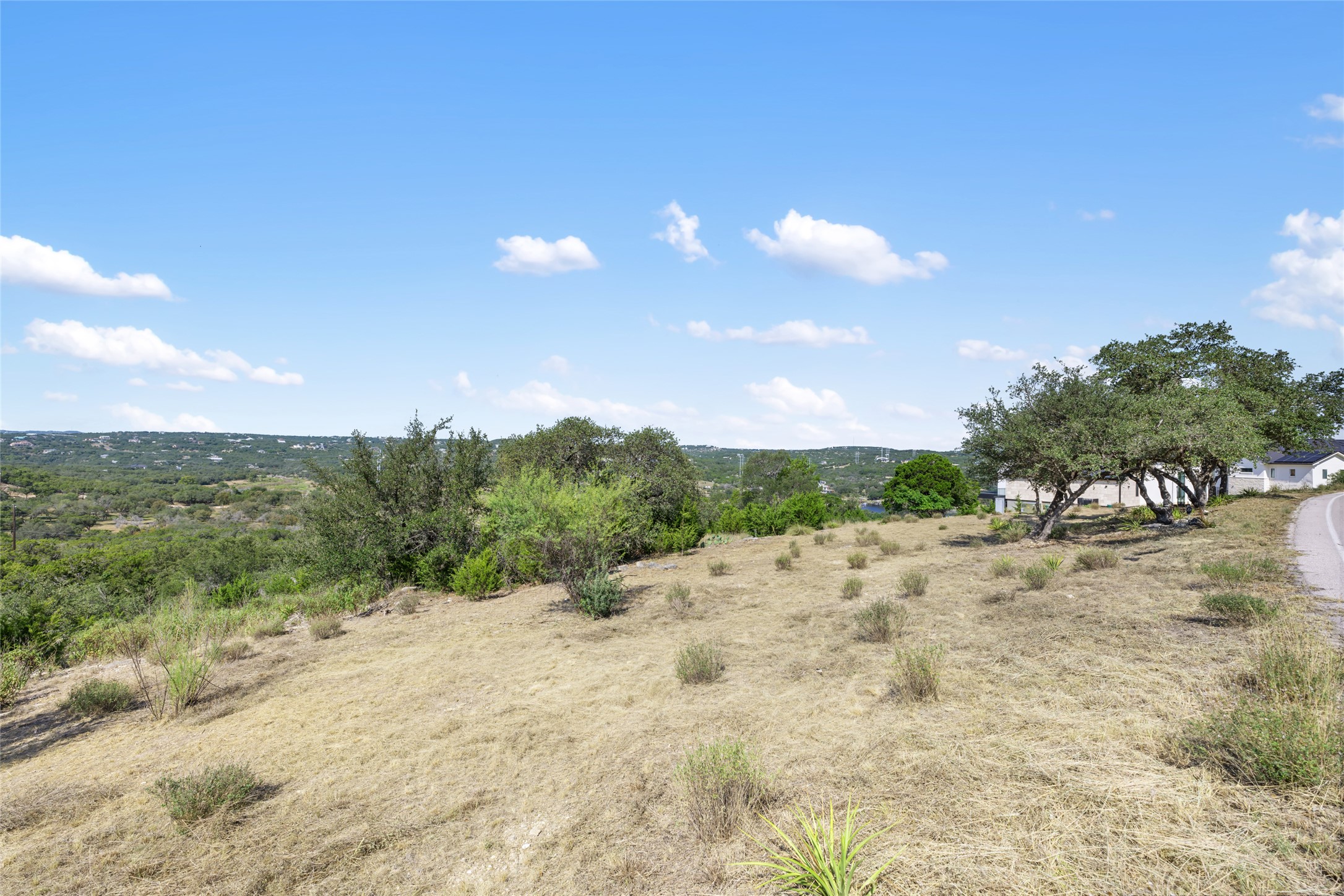 2808 Lakehurst Road Spicewood, TX 78669 - Photo 10 of 16