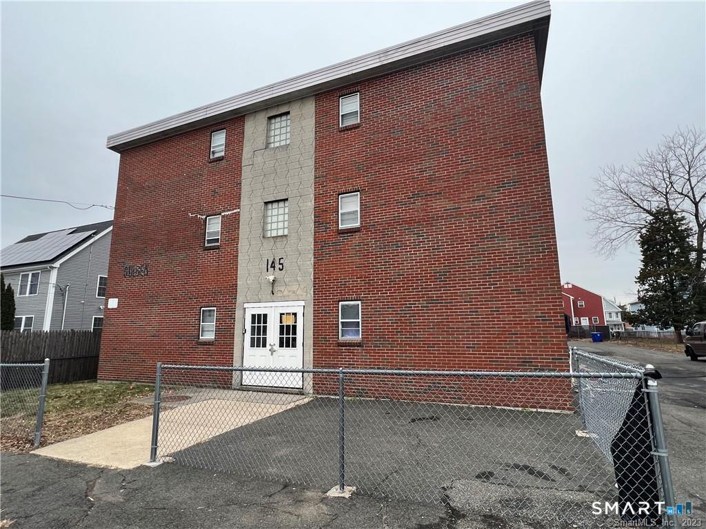 145 Cowles Street, Unit B7 Bridgeport, CT 06607 - Photo 1 of 8