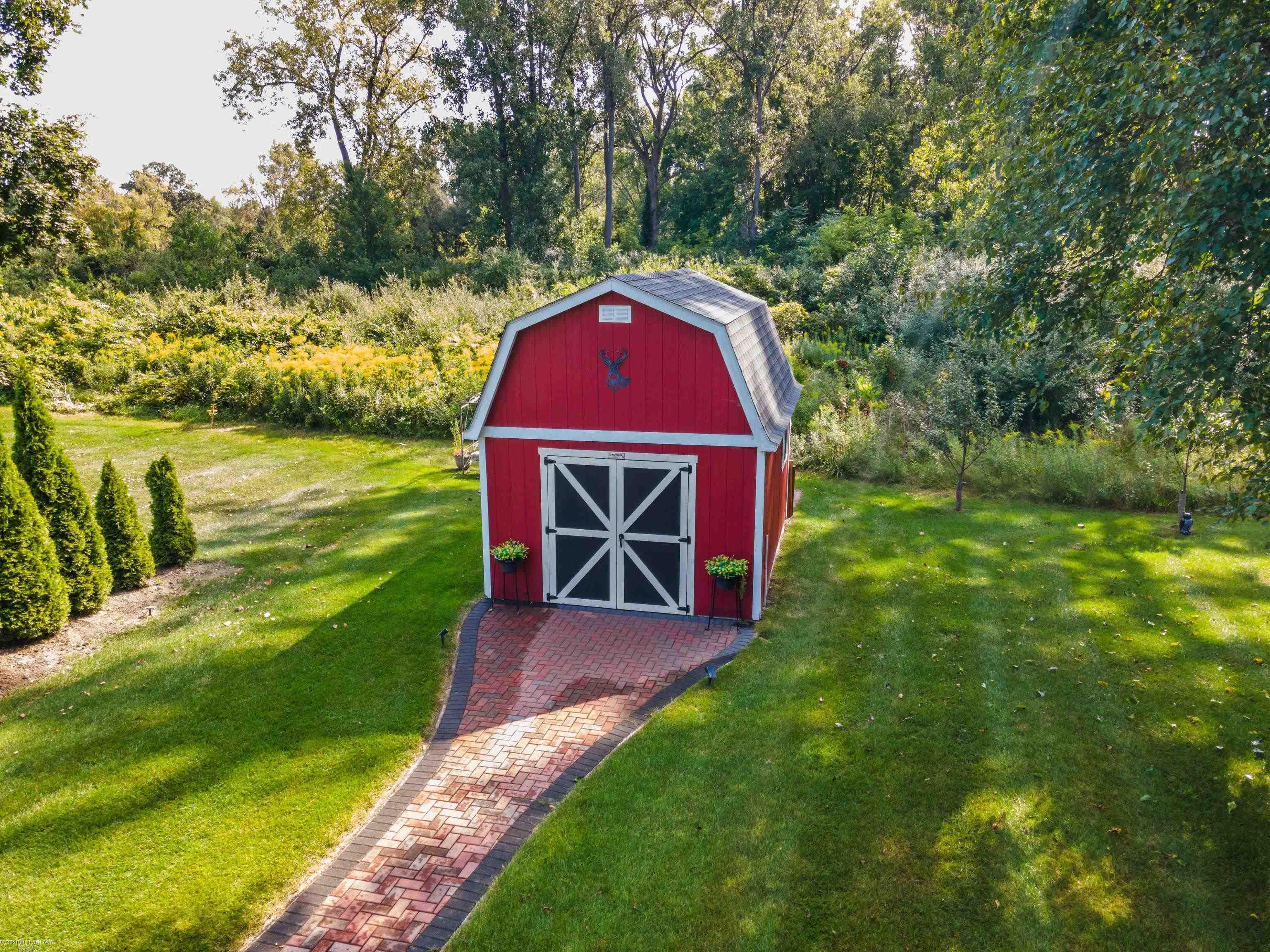 2691 Devondale Road Rochester, MI 48309 - Photo 73 of 75 50171939-b82b7bf8-bac6-4717-97f6-565dc76c8017.JPG