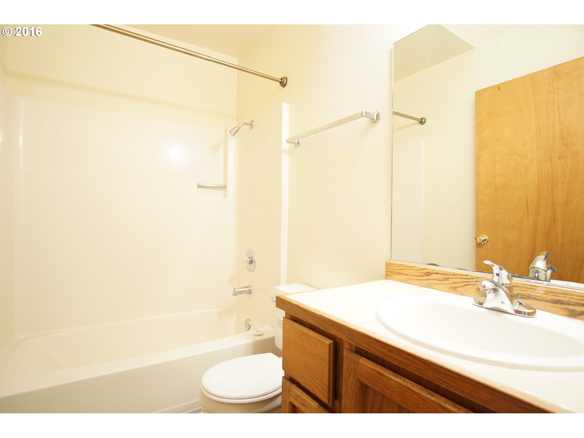 128 Kingsgate Road Lake Oswego, OR 97035 - Photo 18 of 21 Gallery Image 18