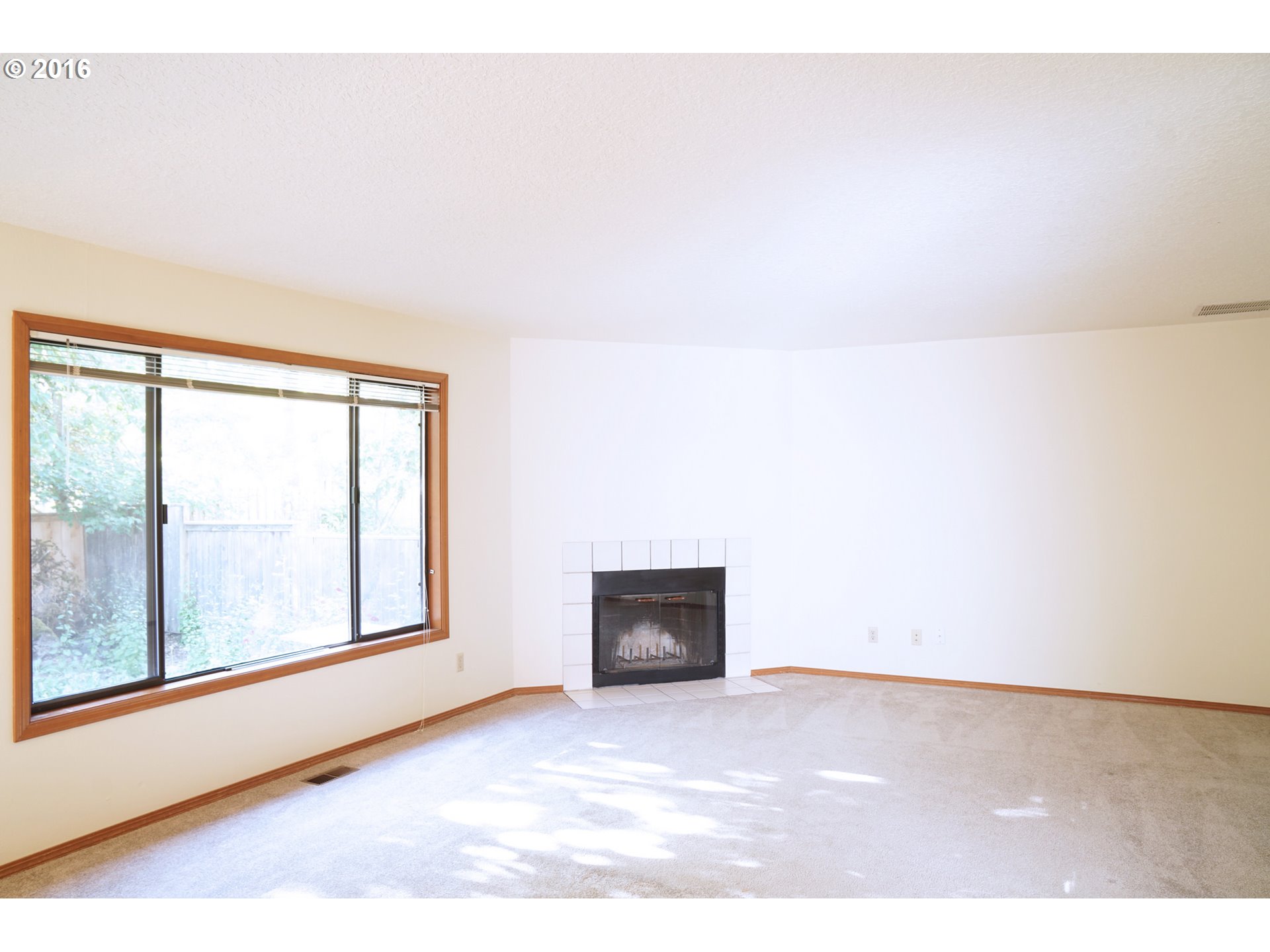 128 Kingsgate Road Lake Oswego, OR 97035 - Photo 3 of 21 Gallery Image 3