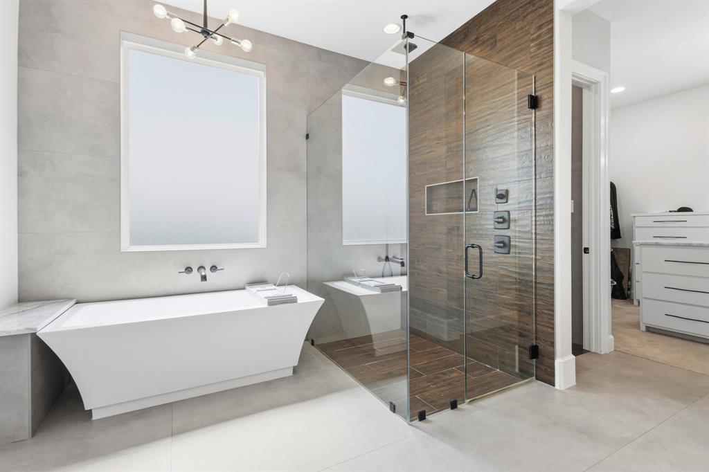 1285 Rimrock Drive Lucas, TX 75002 - Photo 23 of 37 a spacious bathroom with a bathtub and a shower