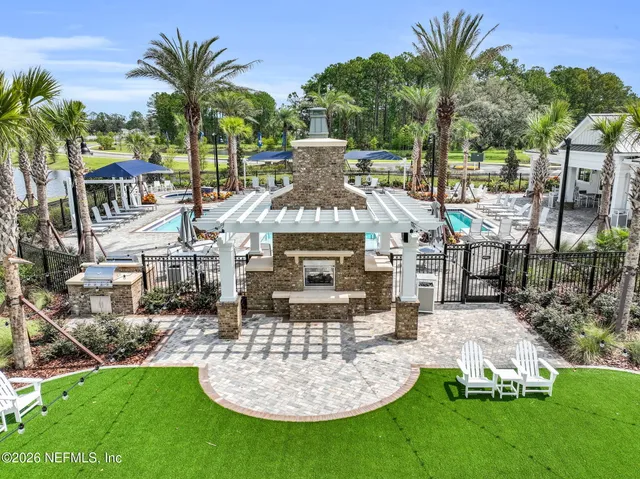 a view of an outdoor space