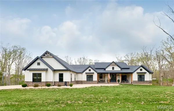 $975,000 | 354 Pine Bluff Way, Troy, MO 63379