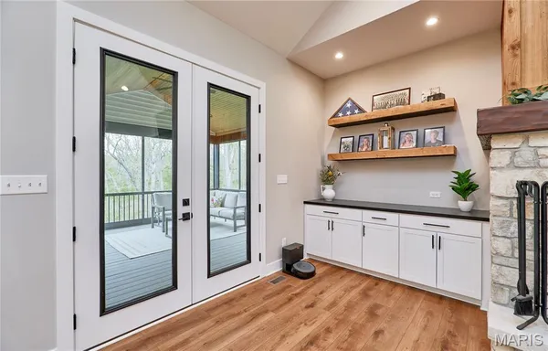 $975,000 | 354 Pine Bluff Way, Troy, MO 63379