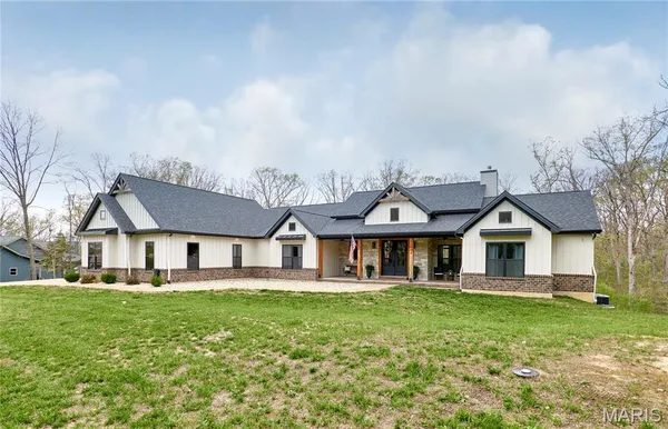 $975,000 | 354 Pine Bluff Way, Troy, MO 63379