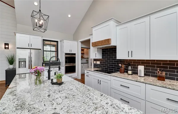 $975,000 | 354 Pine Bluff Way, Troy, MO 63379