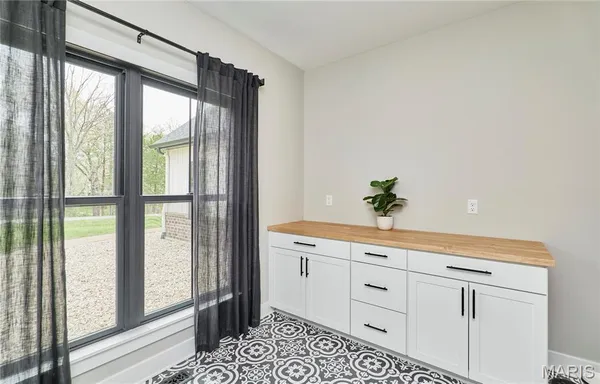 $975,000 | 354 Pine Bluff Way, Troy, MO 63379