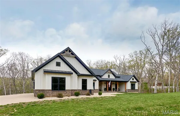$975,000 | 354 Pine Bluff Way, Troy, MO 63379