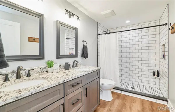 $975,000 | 354 Pine Bluff Way, Troy, MO 63379