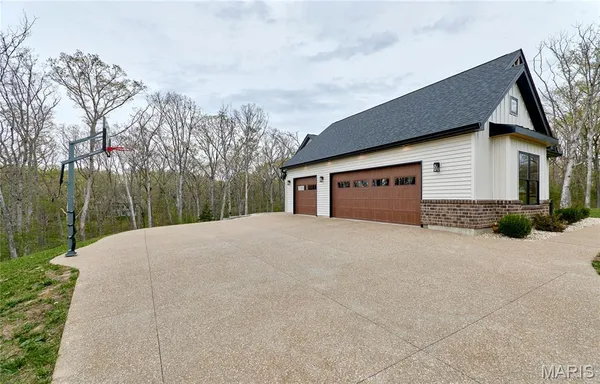 $975,000 | 354 Pine Bluff Way, Troy, MO 63379