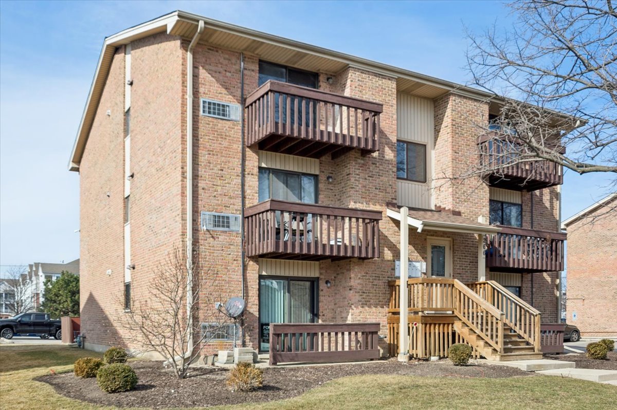 266 12th Street, Unit 3A Wheeling, IL 60090 - Photo 1 of 11