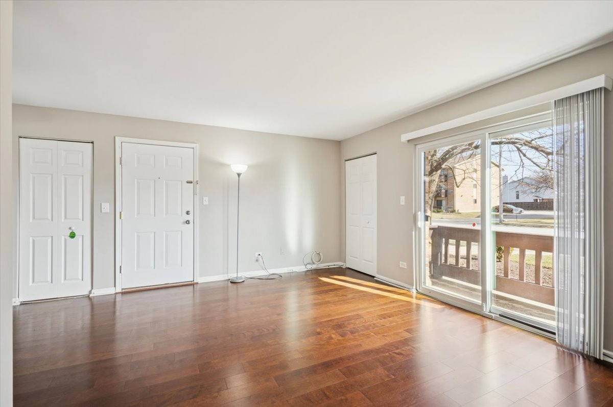 266 12th Street, Unit 3A Wheeling, IL 60090 - Photo 3 of 11