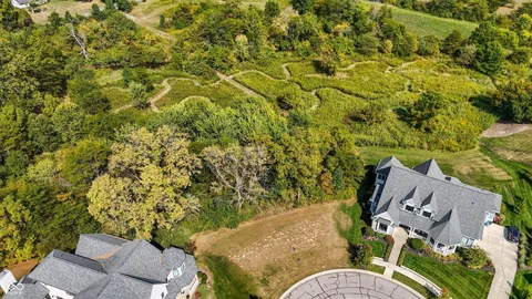 $250,000 | 6483 West Deerfield Court, Zionsville, IN 46077