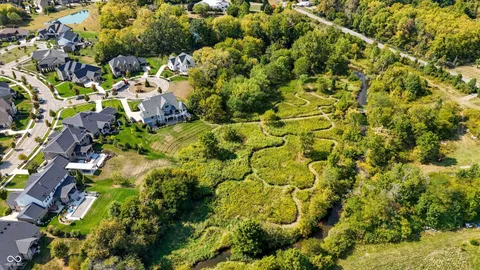 $250,000 | 6483 West Deerfield Court, Zionsville, IN 46077