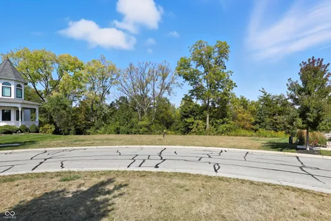 $250,000 | 6483 West Deerfield Court, Zionsville, IN 46077