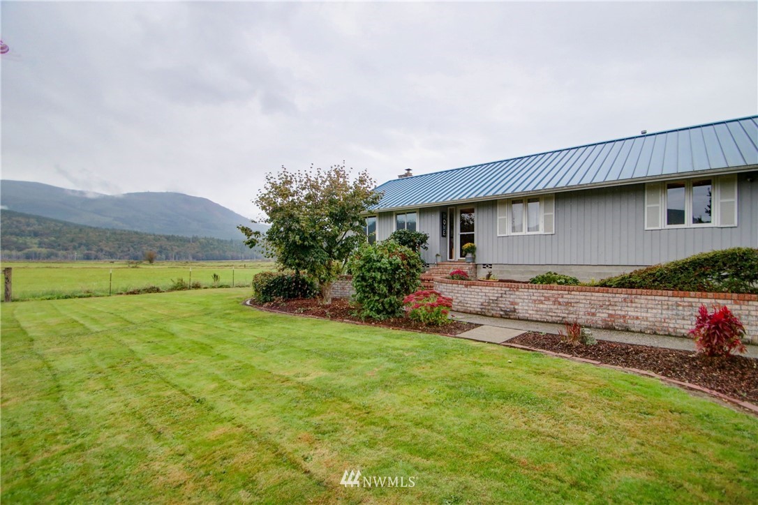 13278 Beaver Lake Road Mount Vernon, WA 98273 - Photo 3 of 40 Gallery Image 3