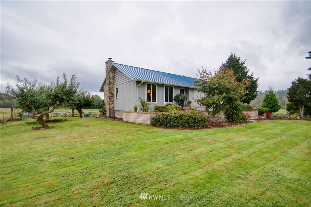 13278 Beaver Lake Road Mount Vernon, WA 98273 - Photo 4 of 40 Gallery Image 4
