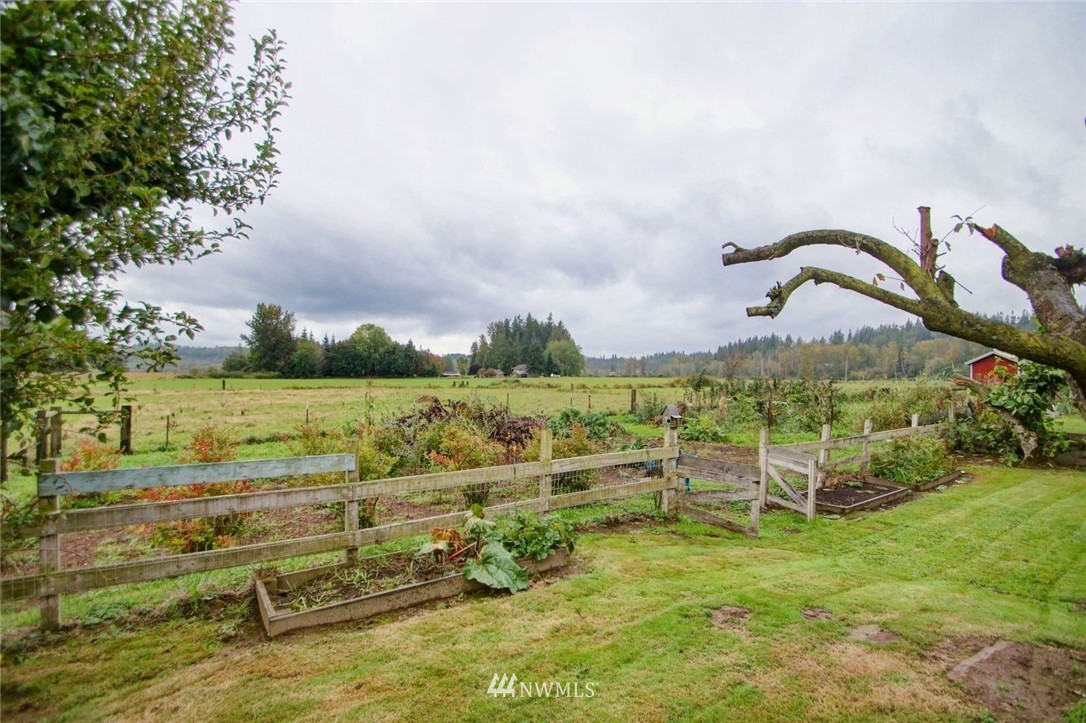 13278 Beaver Lake Road Mount Vernon, WA 98273 - Photo 9 of 40 Gallery Image 9