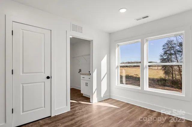 $399,900 | 109 Indian Wls Court, Harmony, NC 28634