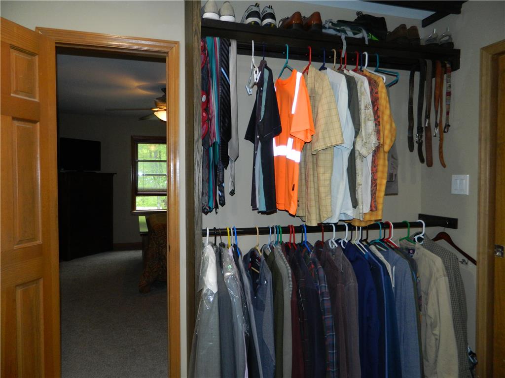 328 Pin Oak Road Stroudsburg, PA 18360 - Photo 23 of 37 Ample hanging space and shelving offer convenient organization within this well-appointed closet.