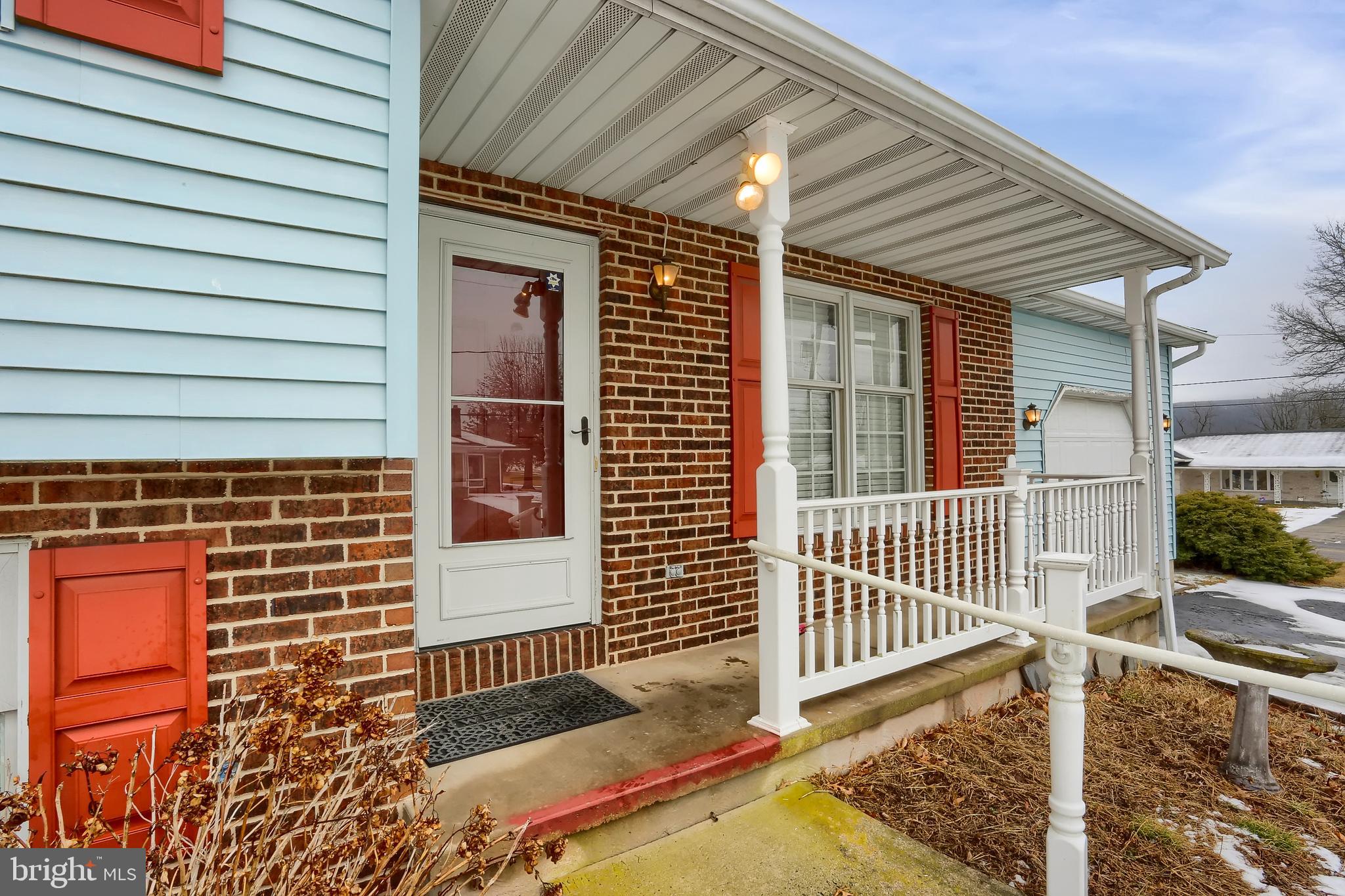 108 Fairlane Road Valley View, PA 17983 - Photo 4 of 39 Gallery Image 4