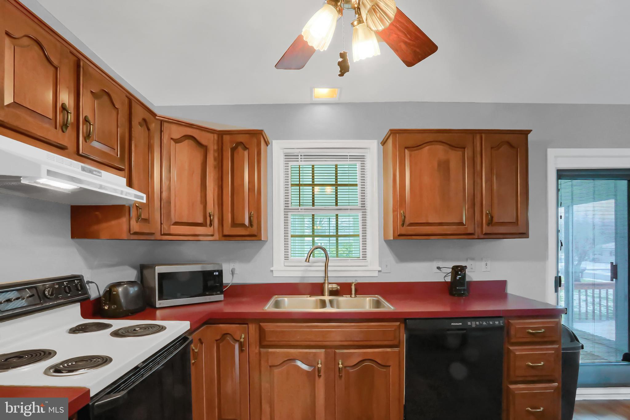 108 Fairlane Road Valley View, PA 17983 - Photo 9 of 39 Gallery Image 9