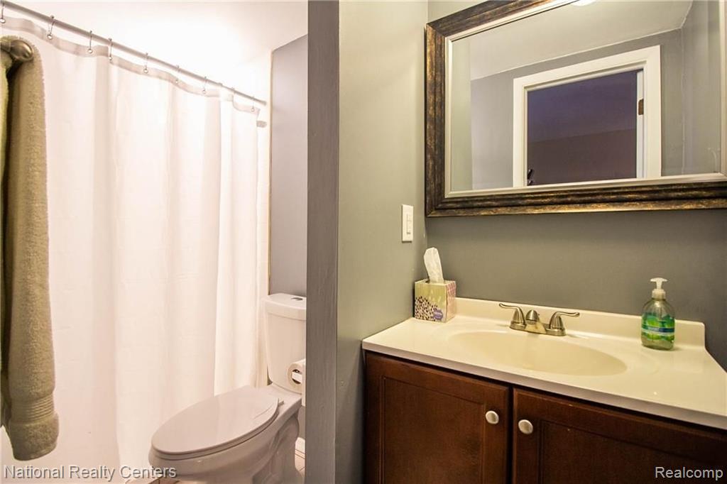 41898 Ridge Road East Novi, MI 48375 - Photo 24 of 34