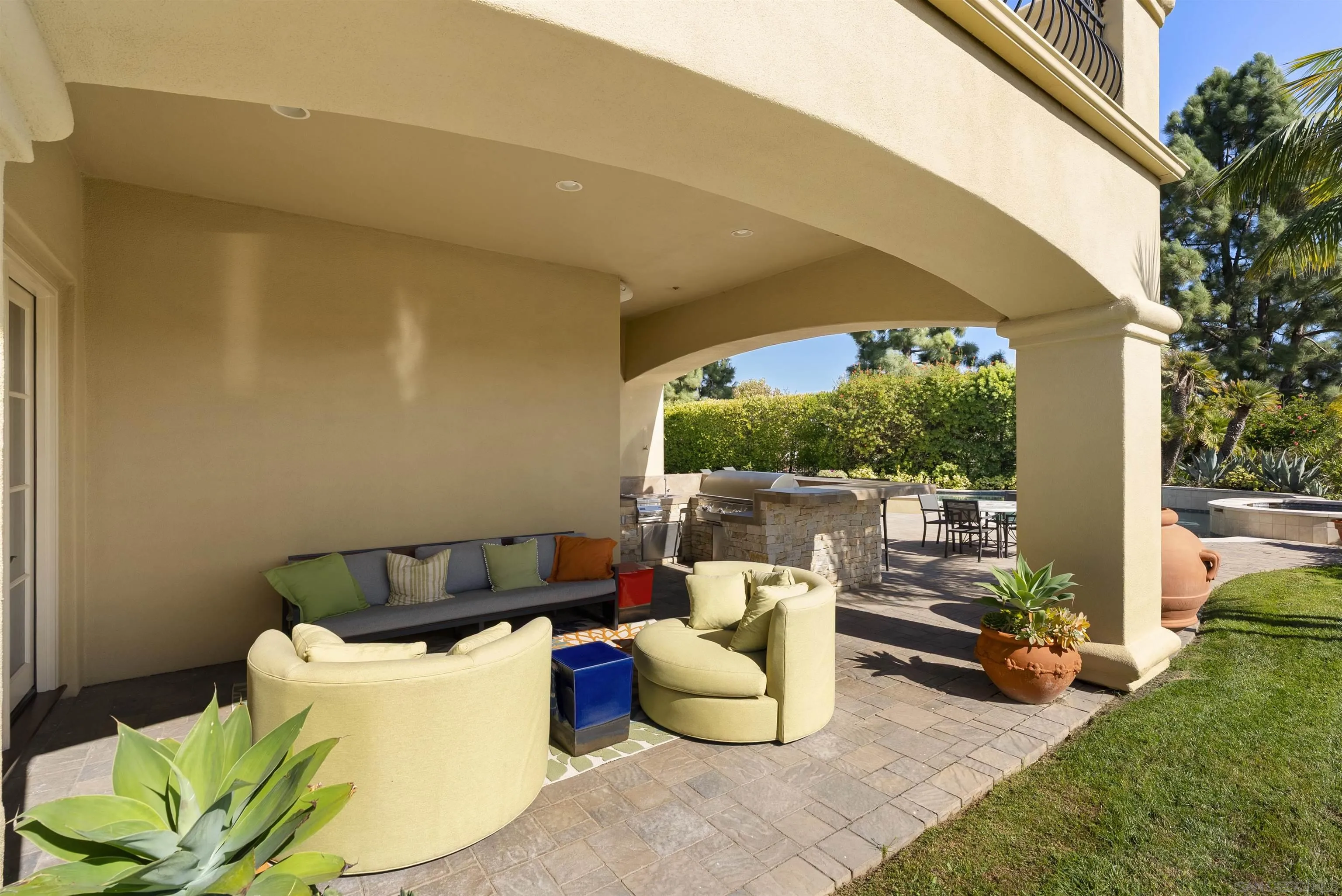 14480 Bellvista Drive Rancho Santa Fe, CA 92067 - Photo 25 of 28 a living room with furniture