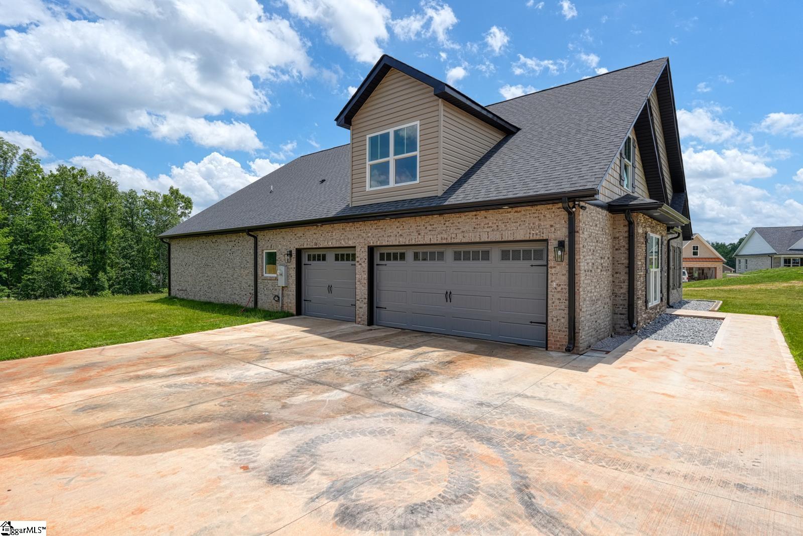 761 Ruby Golightly Drive Inman, SC 29349 - Photo 2 of 27