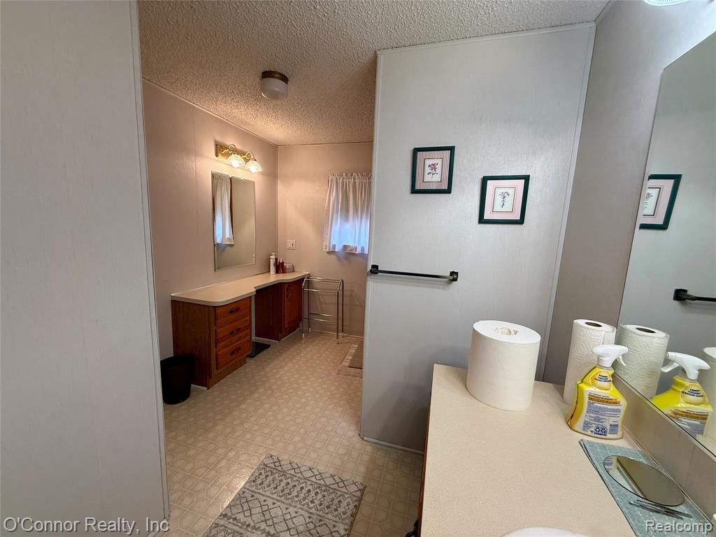 3333 Ravenswood Road, Unit 61 Marysville, MI 48040 - Photo 9 of 18