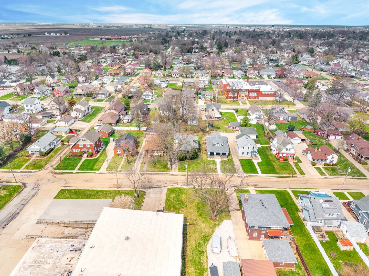 2319 5th Street Peru, IL 61354 - Photo 30 of 37 an aerial view of residential houses with outdoor space