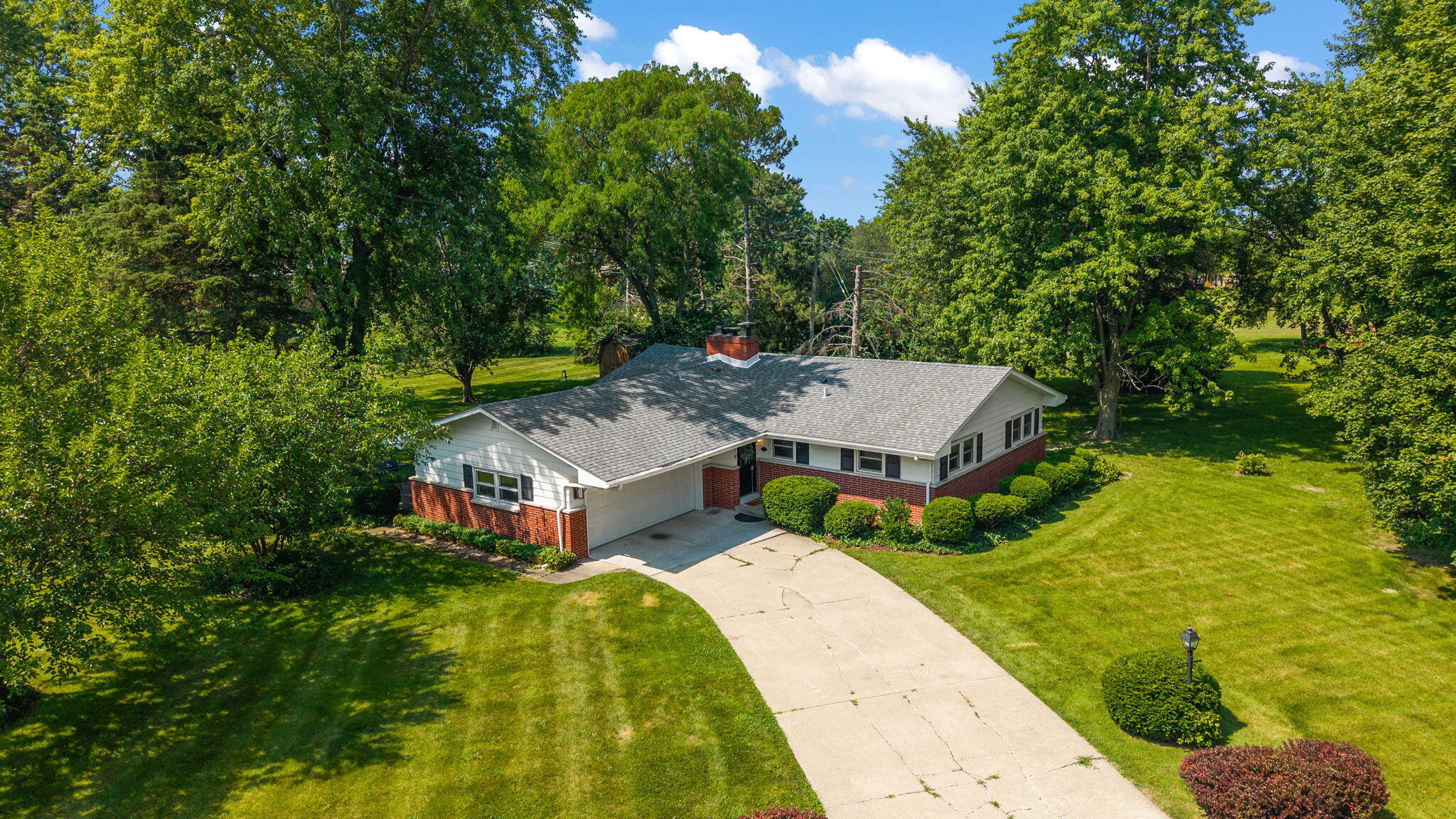 419 Hemlock Lane Crown Point, IN 46307 - Photo 3 of 34 2048x1152