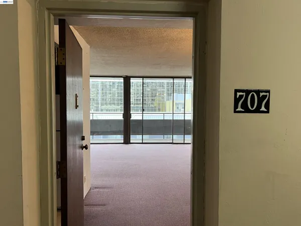 $325,000 | 801 Franklin Street, Unit 707, Oakland, CA 94607