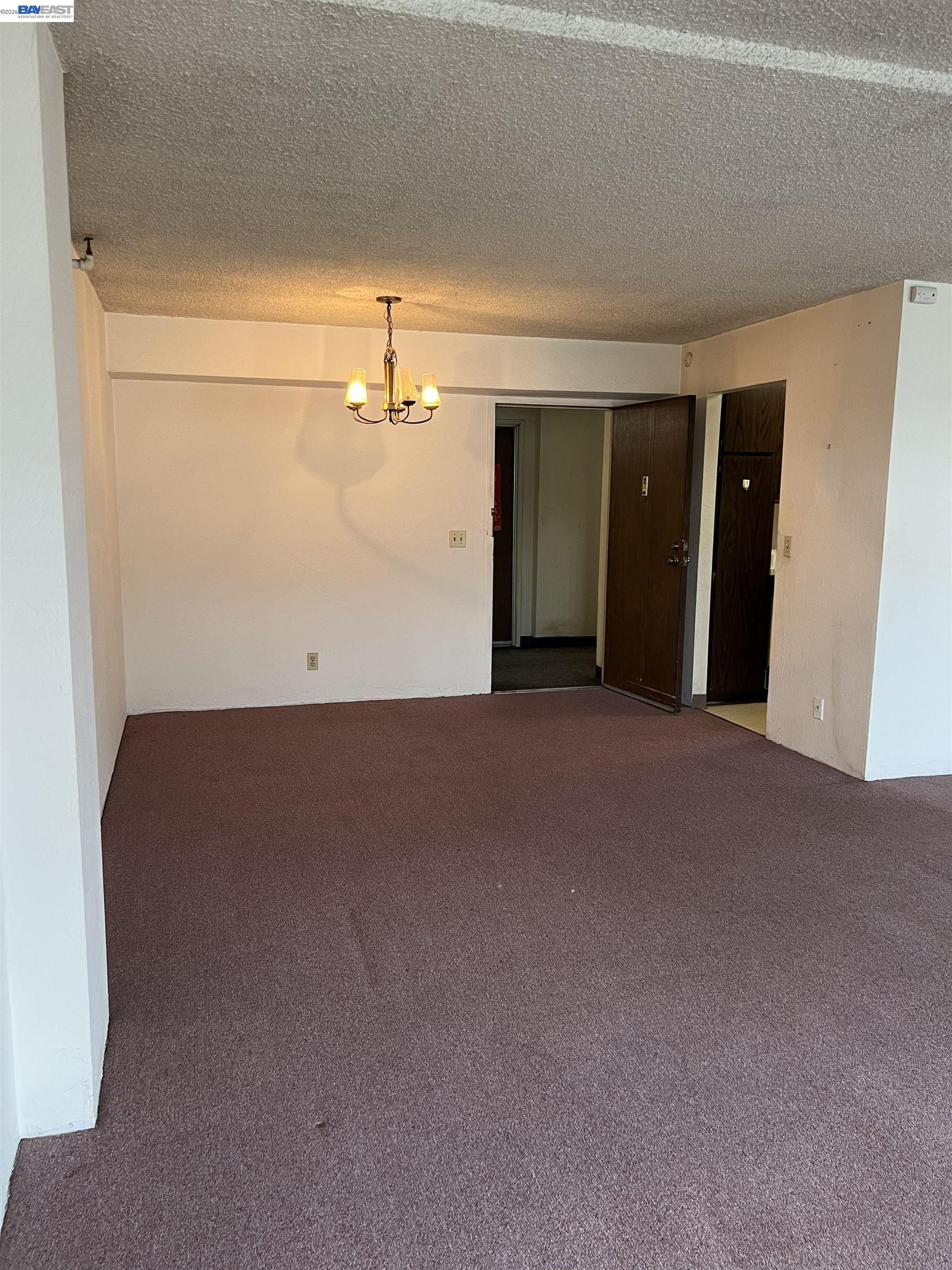801 Franklin Street, Unit 707 Oakland, CA 94607 - Photo 4 of 14 a view of a room with an empty space
