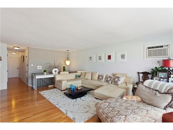 3821 Oceanview Avenue Brooklyn, NY 11224 - Photo 4 of 6 Living room into apt
