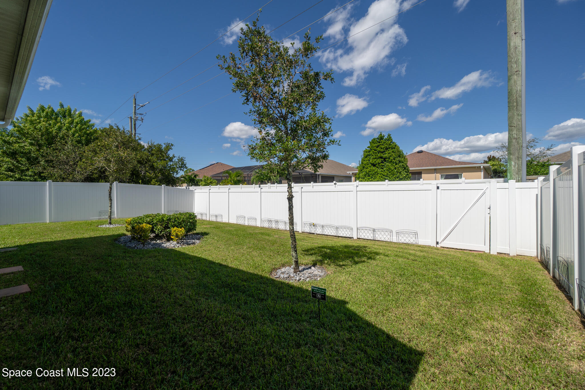 4302 Ruthann Circle Melbourne, FL 32934 - Photo 24 of 45 a view of a backyard