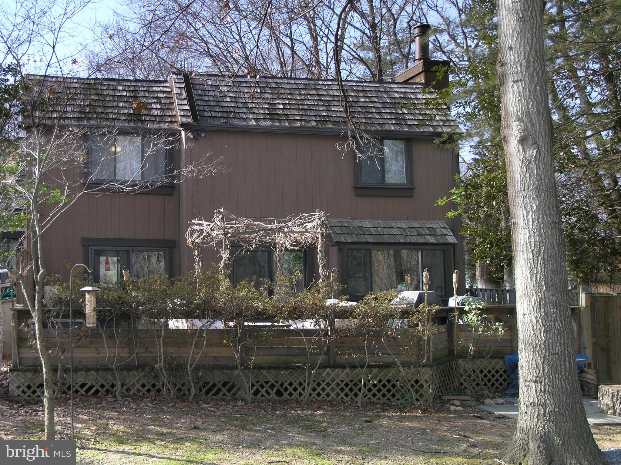Exterior (Rear)