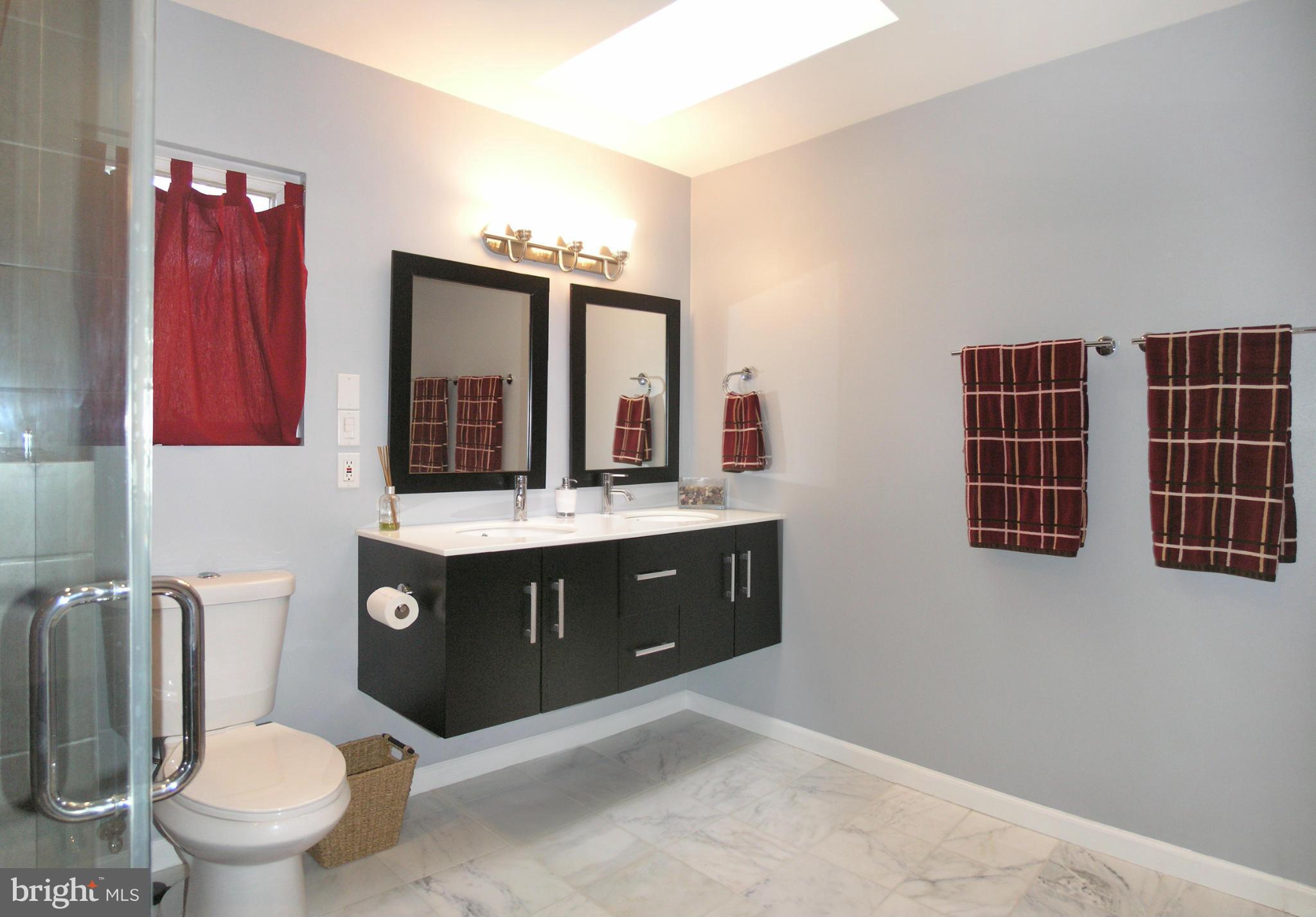 1627 Bentana Way Reston, VA 20190 - Photo 14 of 27 Bath (Master)