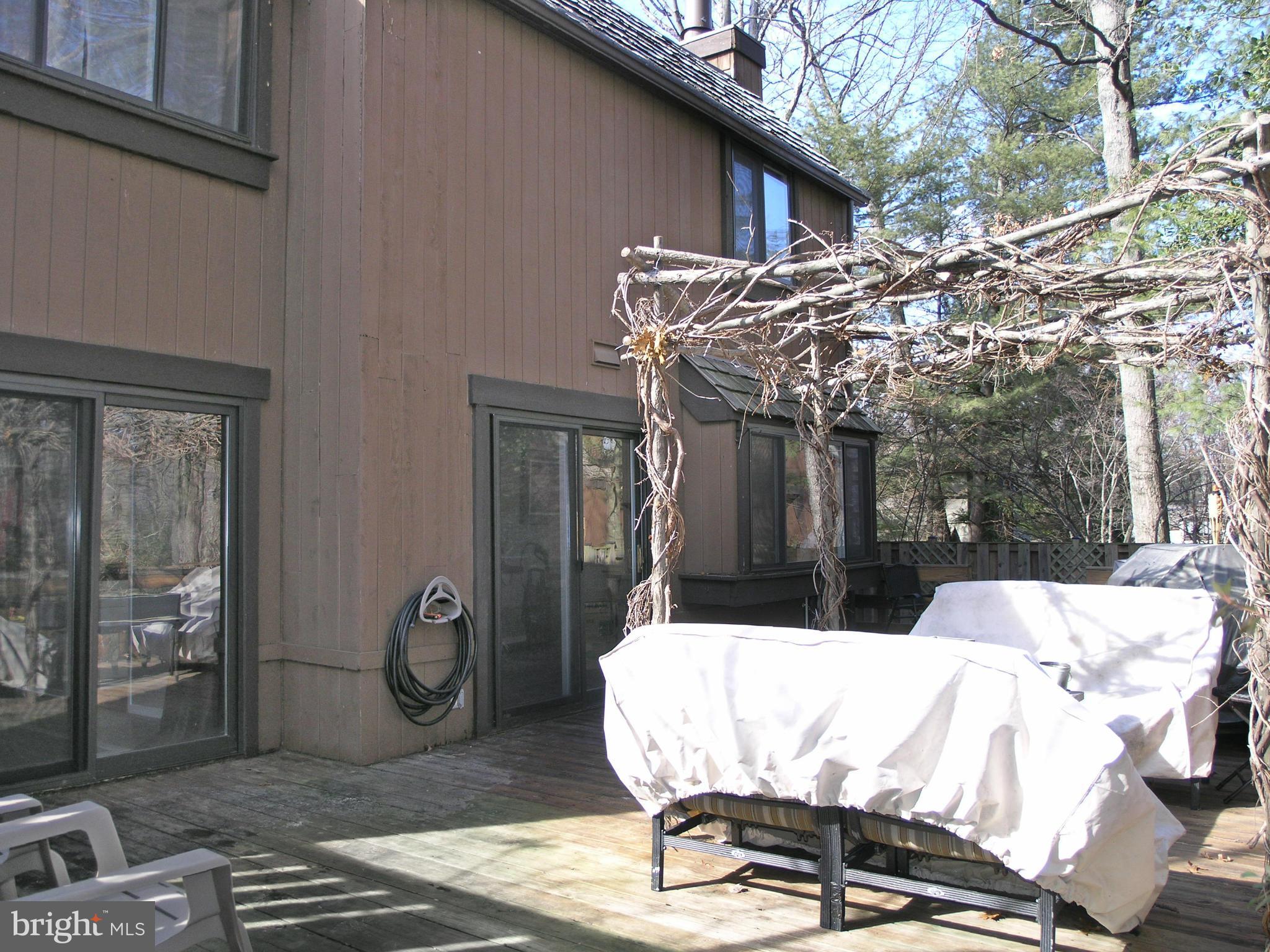 1627 Bentana Way Reston, VA 20190 - Photo 18 of 27 Exterior (Rear)