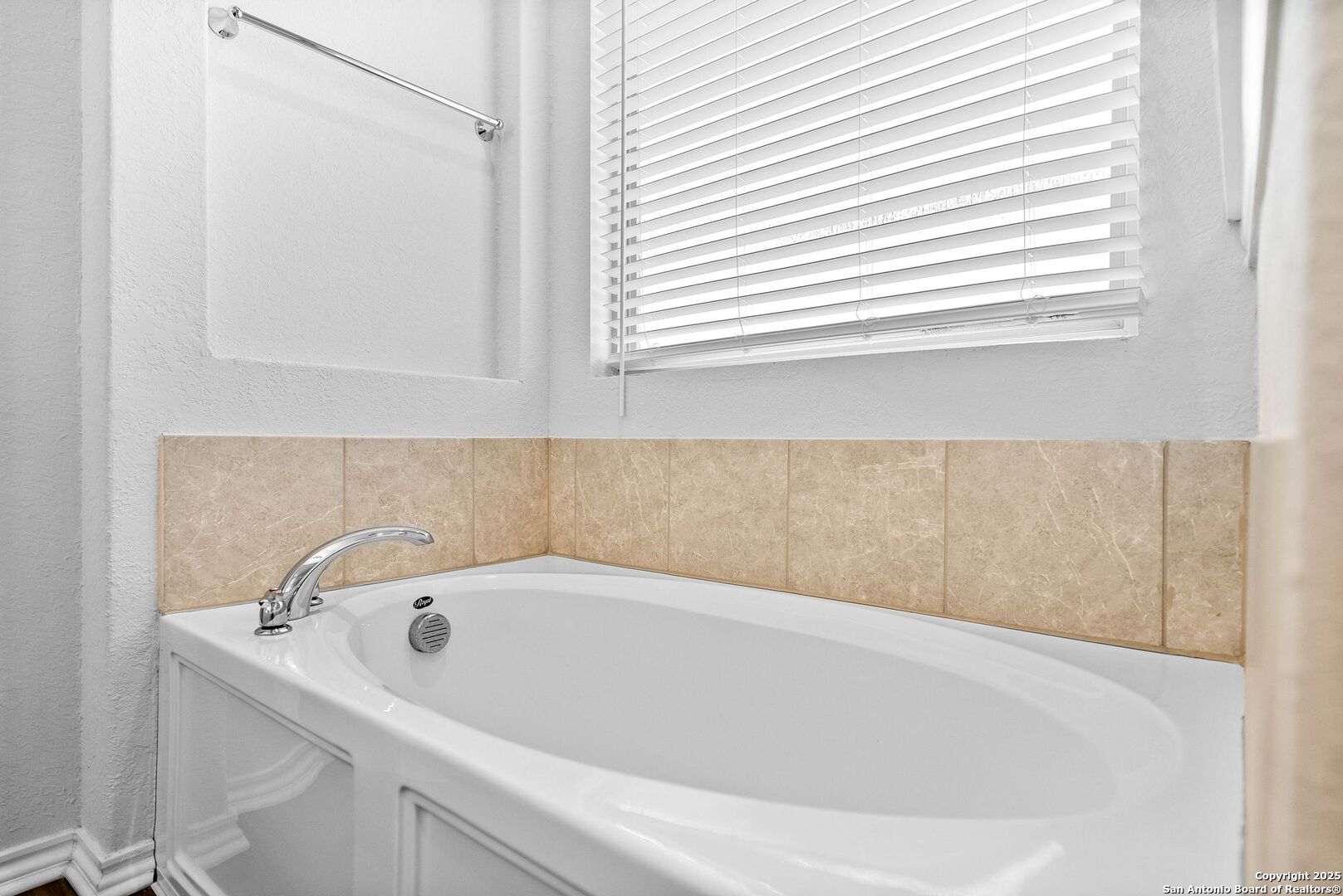 6723 Shiraz Way Converse, TX 78109 - Photo 19 of 33