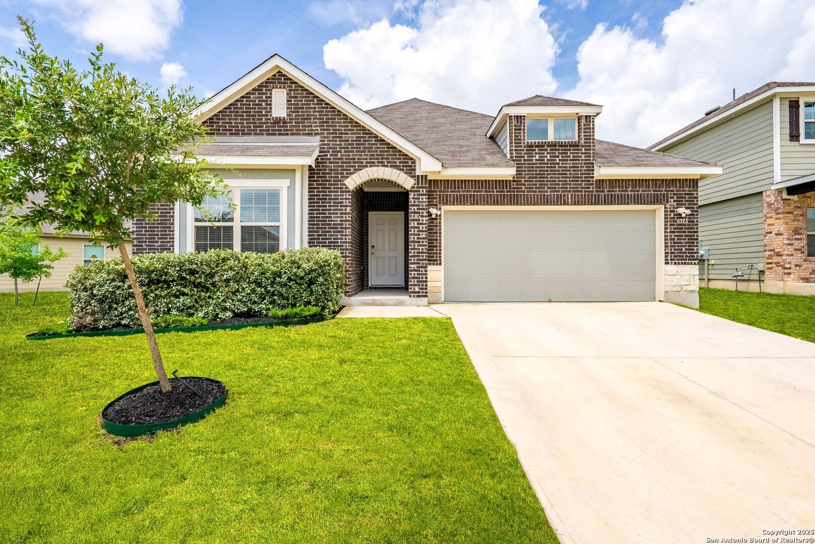 6723 Shiraz Way Converse, TX 78109 - Photo 3 of 33