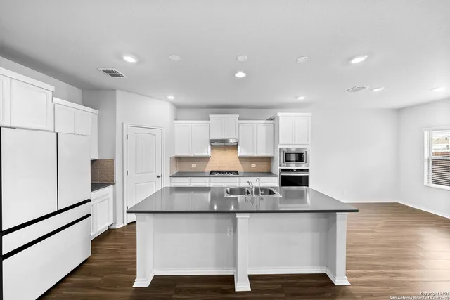 $1,895 | 6723 Shiraz Way, Converse, TX 78109