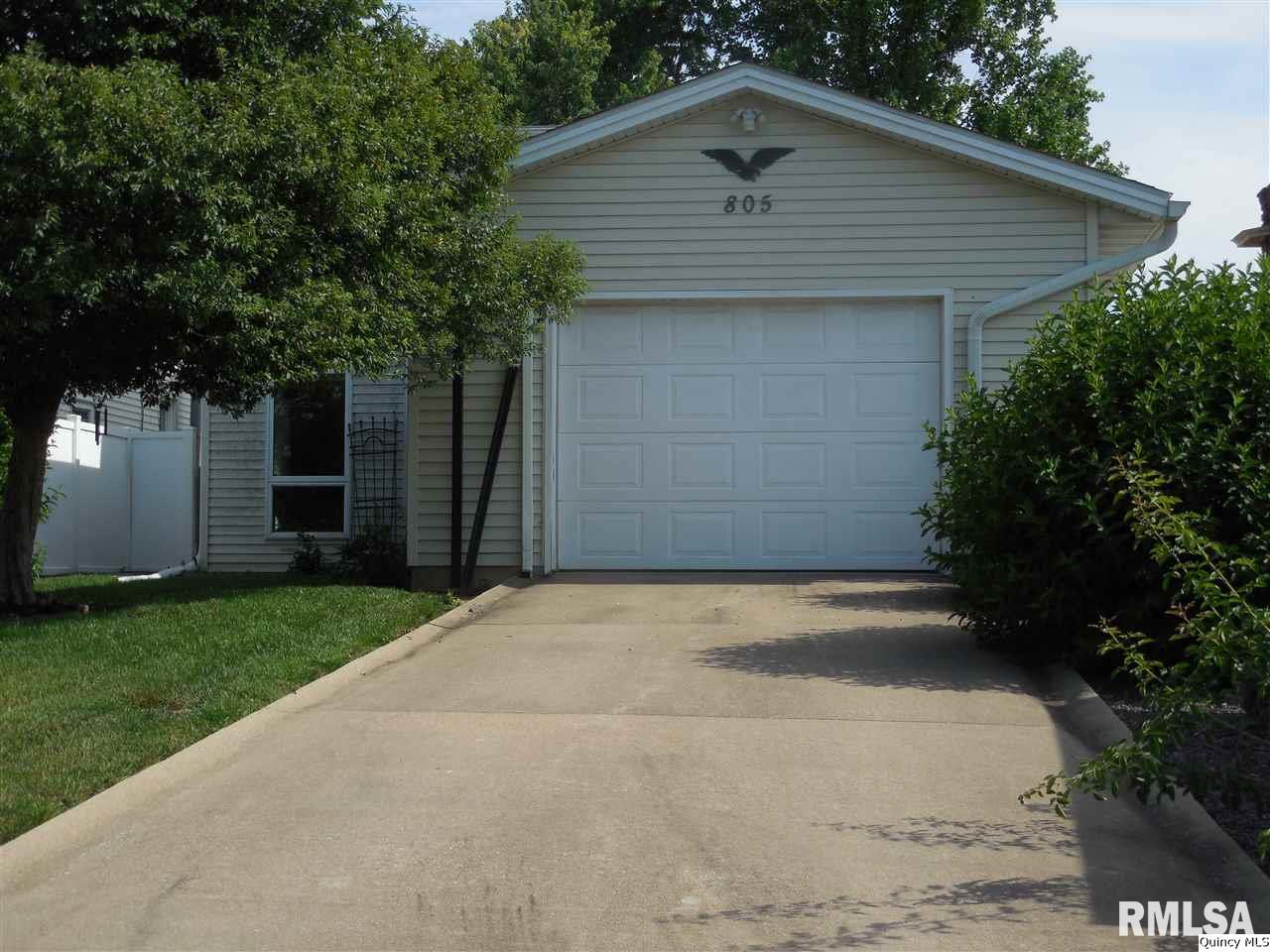 805 Monroe Street Quincy, IL 62301 - Photo 2 of 21 Gallery Image 2