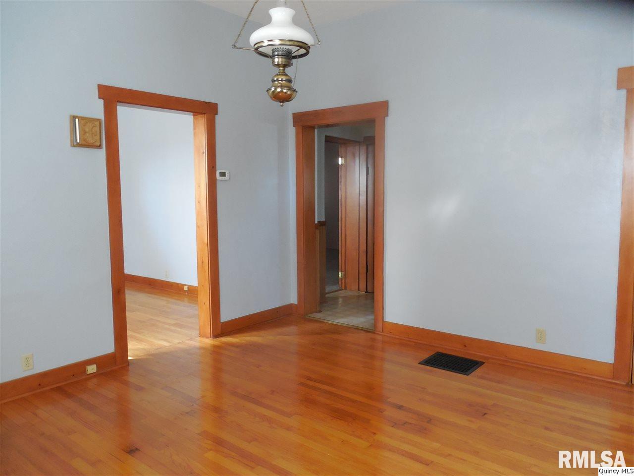 805 Monroe Street Quincy, IL 62301 - Photo 8 of 21 Gallery Image 8